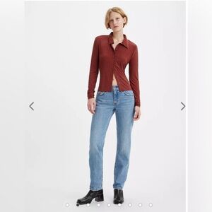 NWOT - Levi’s Middy Straight medium wash jeans - size 28x31